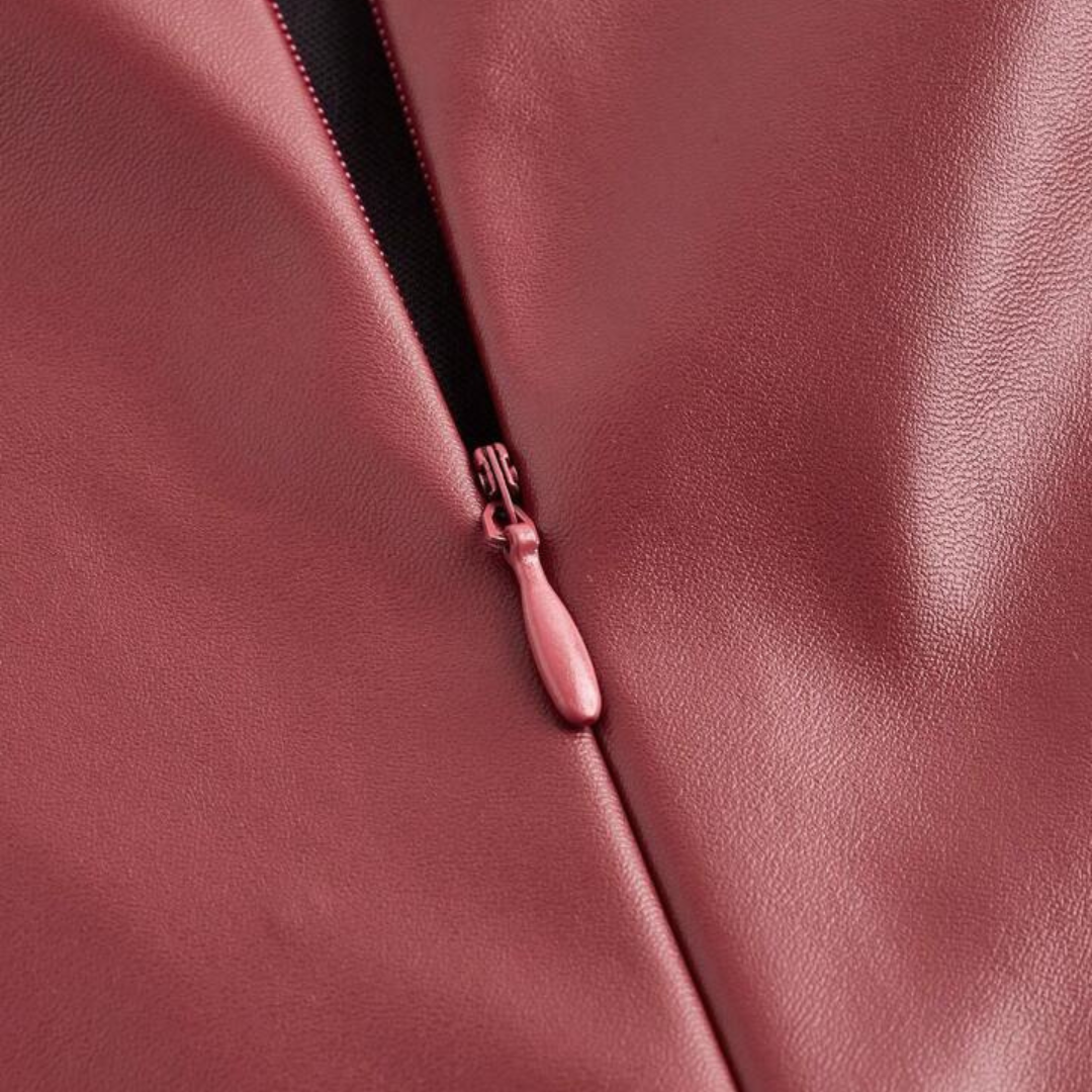 Top de cuero burdeos
